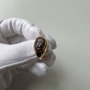 La Chevalière Ring - Garnet